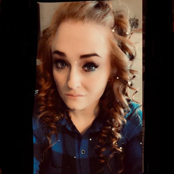 Profile Picture of Amber Hanna (@bambahanna) on Poshmark