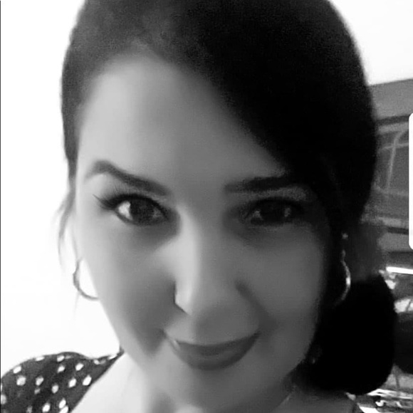 Vivian Lima - Poshmark Profile Picture of Vivian Lima (@vivianlima783) on Poshmark