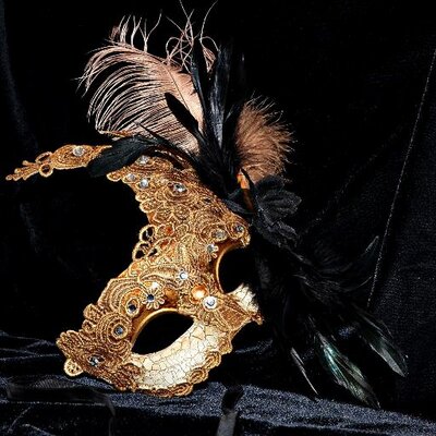 Profile Picture of Naomi Foxx (@NaomiFoxxBooks) on Twitter