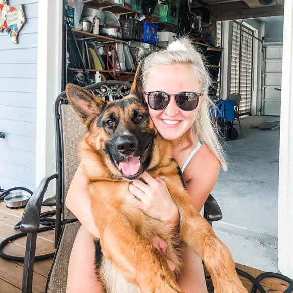 Profile Picture of Shelbi Fenoglio (@sfenog) on Poshmark