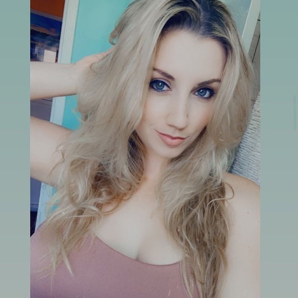 Profile Picture of Priscilla Hollywood (@myhollywood) on Poshmark