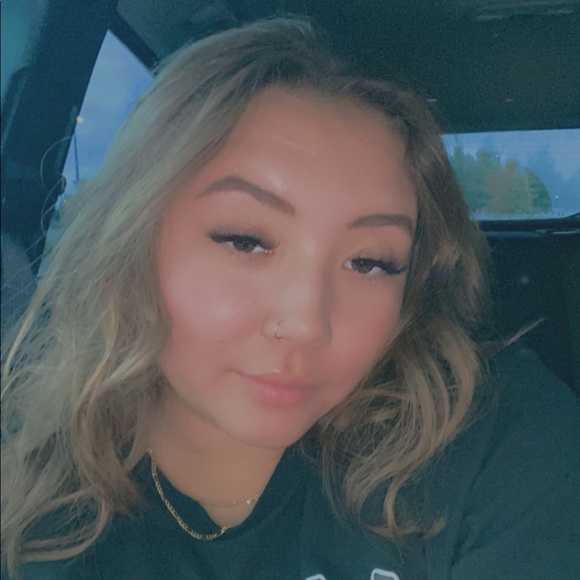 Profile Picture of Katelyn Marks (@k8lynmarks) on Poshmark