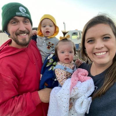 Profile Picture of Kate Nagel (@KateDNagel) on Twitter