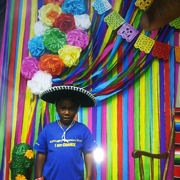 Profile Picture of Shan Demming (@shoneteal) on Poshmark