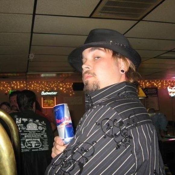 Profile Picture of Rickey Pate (@rickeybobby0402) on Poshmark