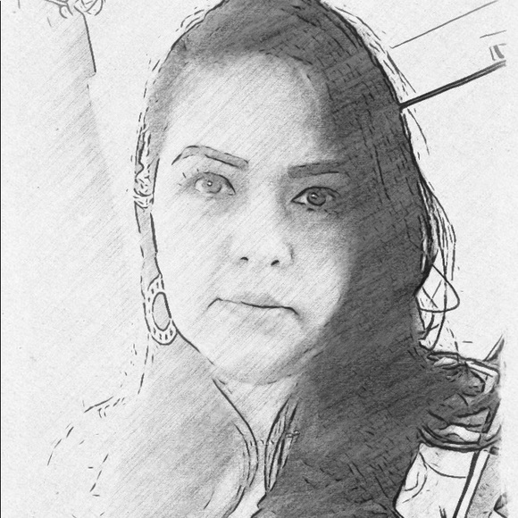 Profile Picture of Edith Cardenas (@edithorduno) on Poshmark