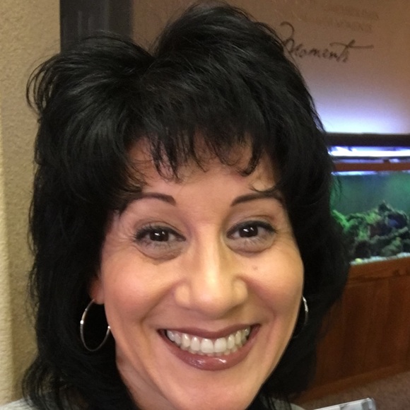 Profile Picture of Rose Rodacker (@rose_71) on Poshmark