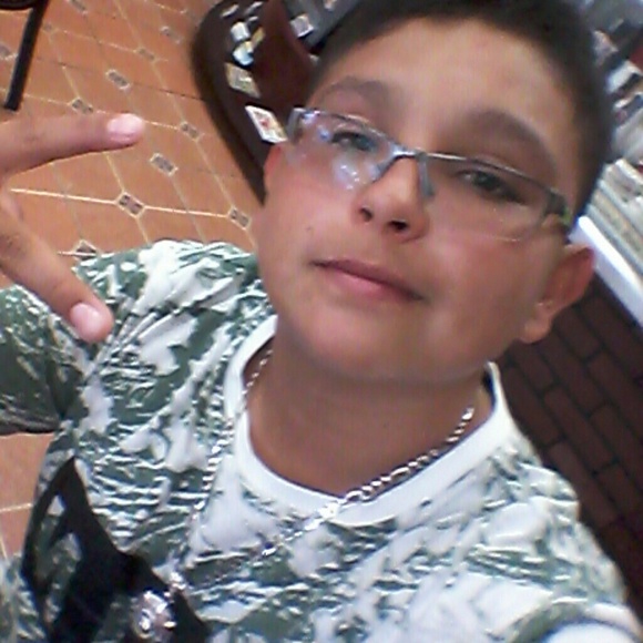 Profile Picture of Alexander Cuevas (@alexander2000) on Poshmark