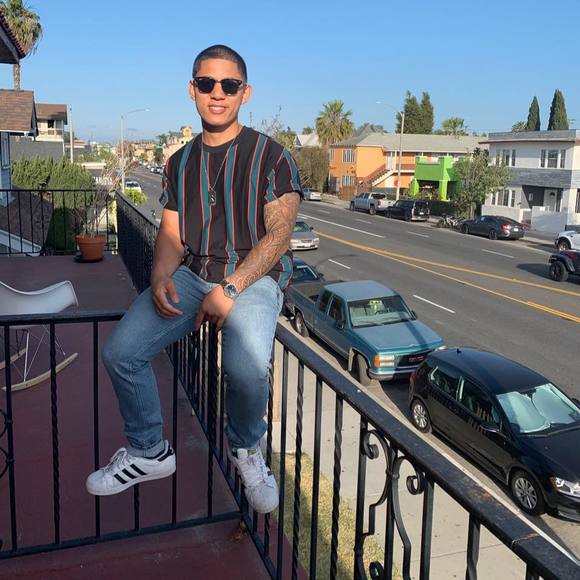 Profile Picture of Ray Flores (@ray_flores) on Poshmark