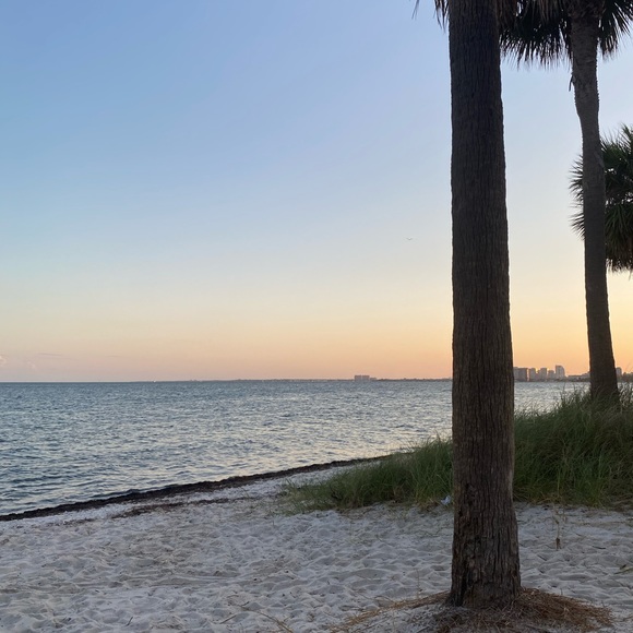 Profile Picture of James Urieta (@jamesurieta1617) on Poshmark