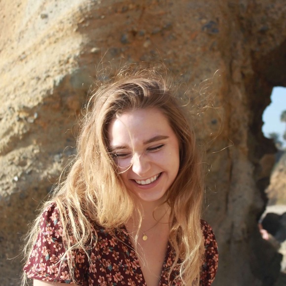 Profile Picture of Katelyn Englebrecht (@katelynengleb) on Poshmark