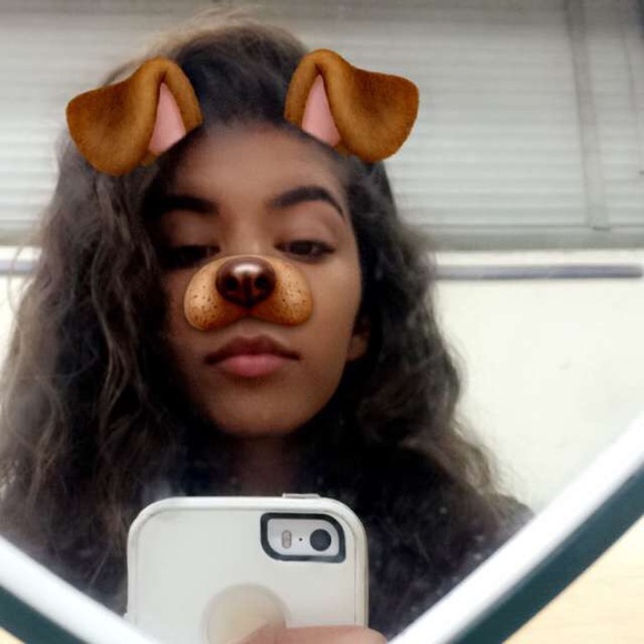 Profile Picture of Larissa Dominguez (@lariisssssa) on Poshmark