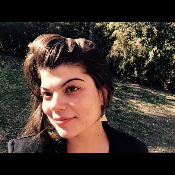 Profile Picture of Alex Boswell (@noisserpxe) on Poshmark