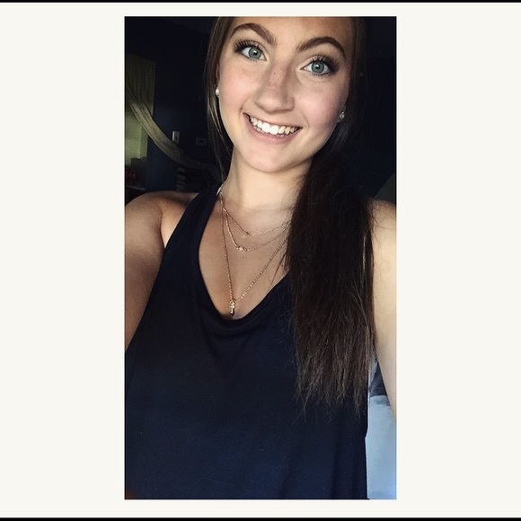 Profile Picture of Brittany Murschell (@brittany_12049) on Poshmark