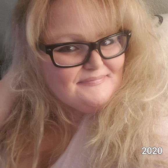 Profile Picture of Michele Wasson (@greendirl1) on Poshmark