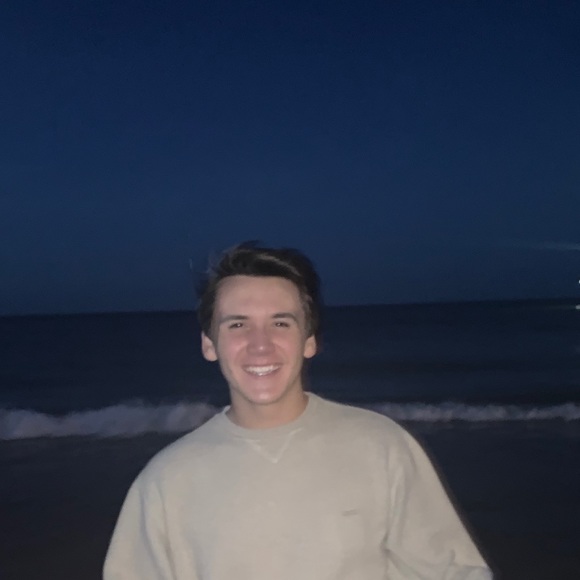 Profile Picture of Ben Duck (@bduck10) on Poshmark