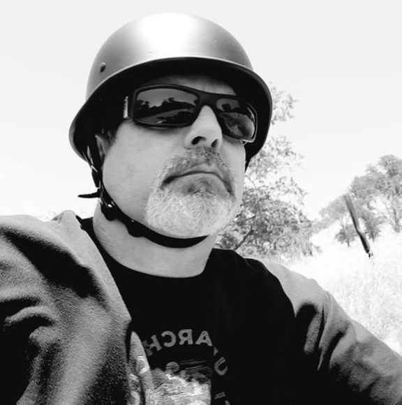 Profile Picture of Kevin Bussard (@kwbussard) on Poshmark