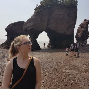 Profile Picture of Sarah's Sassy Stacks💛 (@sarahsstacks) on Twitter