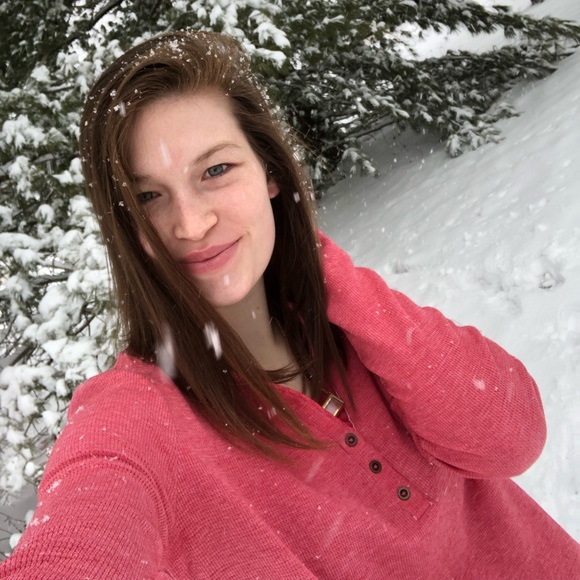 Profile Picture of Ling _ ling2517 (@shannonsm0515) on Poshmark