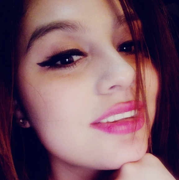 Profile Picture of Rocío Leon (@moranleon97) on Poshmark
