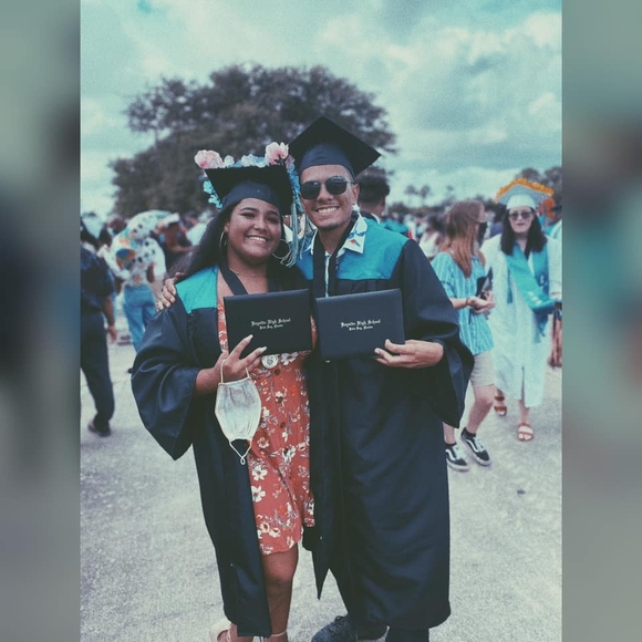 Profile Picture of Cristian Colon (@cristiancolon) on Poshmark