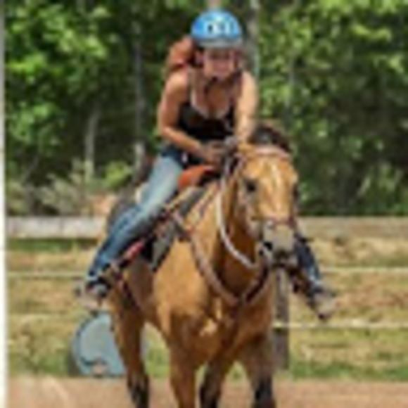 Profile Picture of Justine Jenness (@justinejenness) on Poshmark