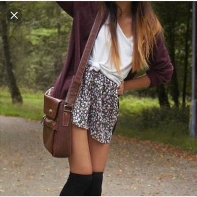 Profile Picture of Jenny Rebecca (@Girl_LoveRants) on Twitter