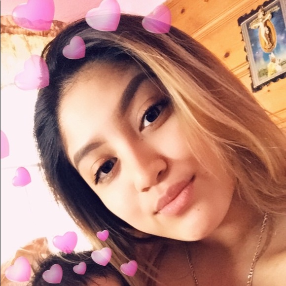 Profile Picture of Ruby Suarez (@suarezruby) on Poshmark