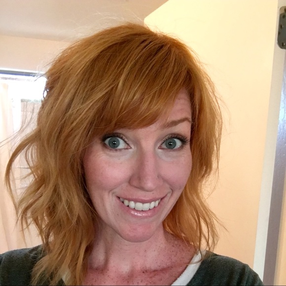 Profile Picture of Shawna Hembree (@shembreeee76) on Poshmark