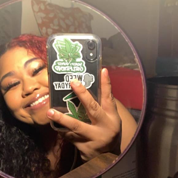 Profile Picture of Jonasia Bowman (@nasiabowman) on Poshmark
