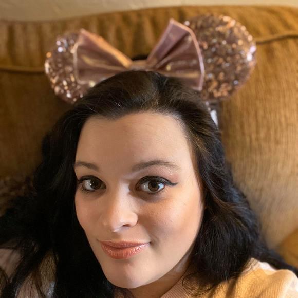 Profile Picture of Britney Slatton (@britneyslatton) on Poshmark