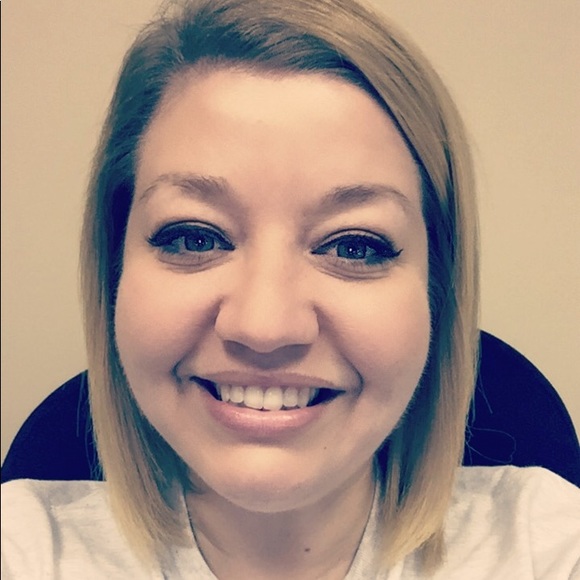 Profile Picture of Kristal Howell (@khowell37) on Poshmark