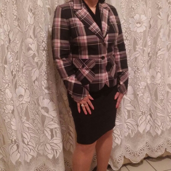 Profile Picture of Luz Suarez (@morris2010) on Poshmark