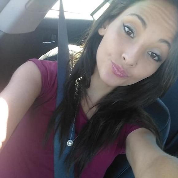 Profile Picture of Julia Garcia (@juliagarcia636) on Poshmark
