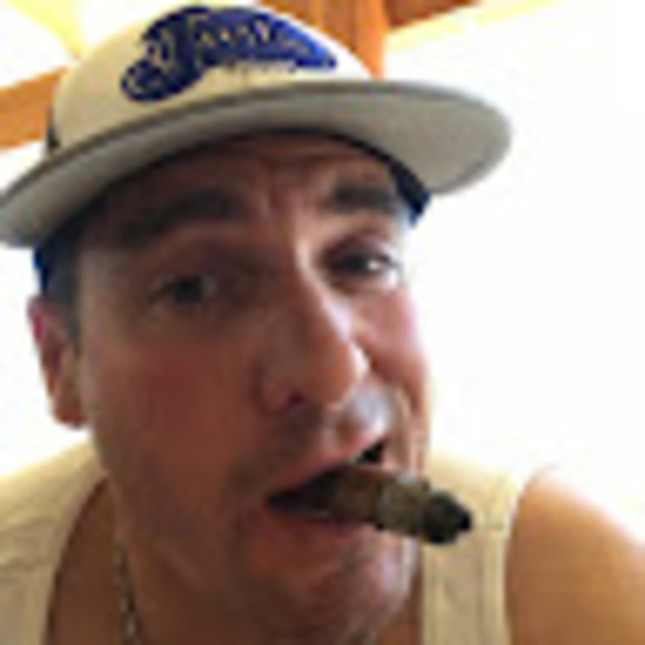 Profile Picture of David Brotherton (@davidbrother293) on Poshmark