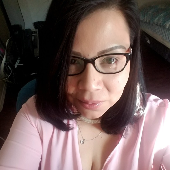 Profile Picture of Martha Abrego (@martha_abrego) on Poshmark
