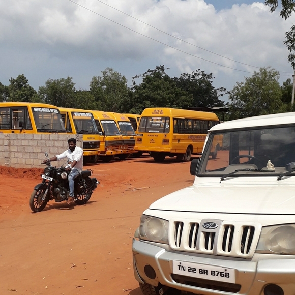 Profile Picture of Johnson Johnson (@jebajohnson1991) on Poshmark