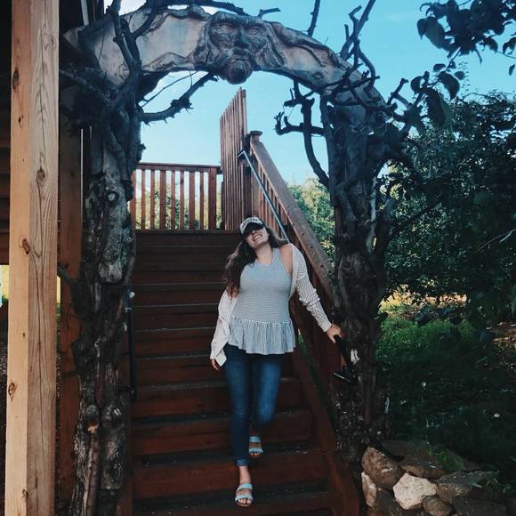 Profile Picture of Sarah Mcaniff (@sarahmcaniff) on Poshmark