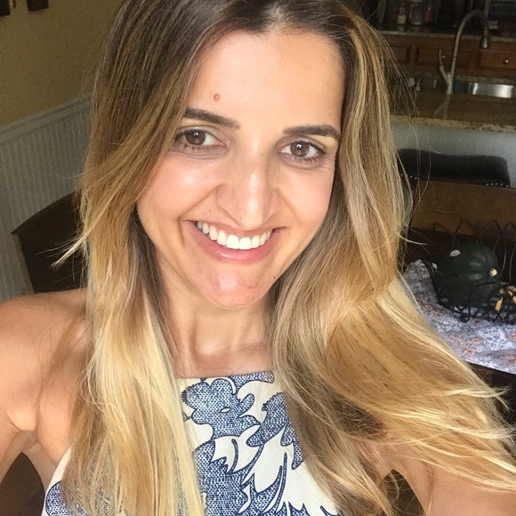 Profile Picture of Marcilene Nuzzo (@marcilenenuzzo) on Poshmark