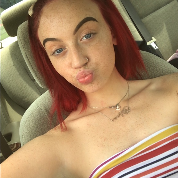 Profile Picture of Calysta Fallaro (@balystaxo) on Poshmark