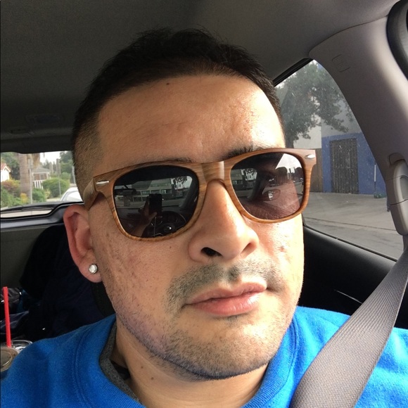 Profile Picture of Luis Alvarenga (@lalvarenga27) on Poshmark