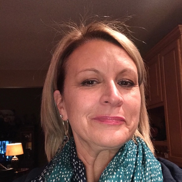 Profile Picture of Nancy Rezac (@nanrezac) on Poshmark