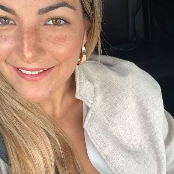 Claudia Marchelli - Poshmark Profile Picture of Claudia Marchelli (@cmarchelli) on Poshmark