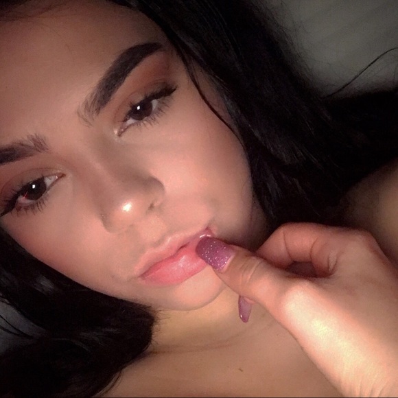 Profile Picture of Gianna Chieffo (@geeahnah) on Poshmark
