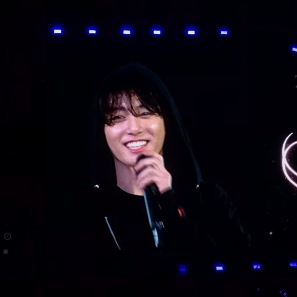 Profile Picture of Moon Moon (@mmoonsmoon) on Poshmark