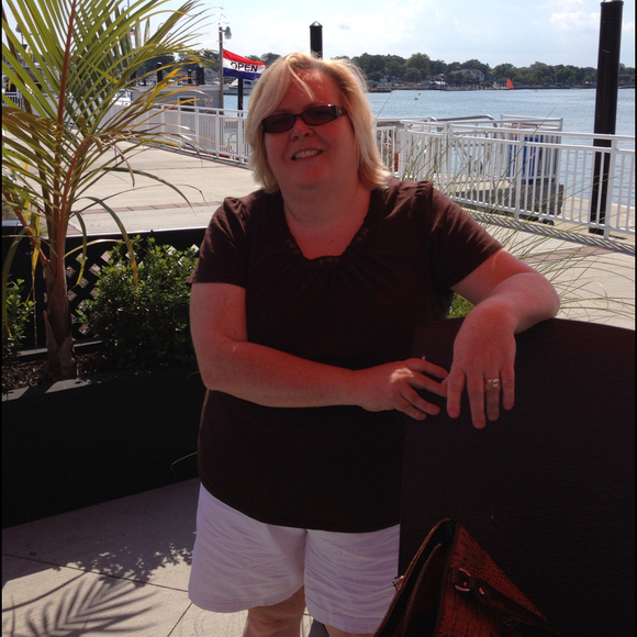 Profile Picture of Cathy Lindquist (@cathy8786) on Poshmark