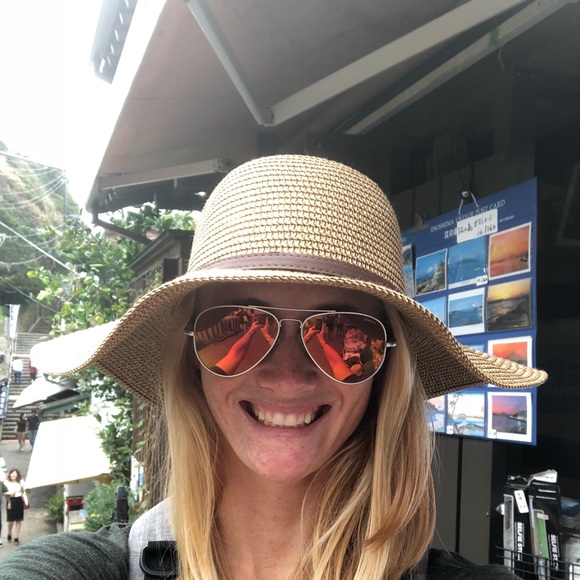 Profile Picture of Louisa Chafee (@elcie2791) on Poshmark