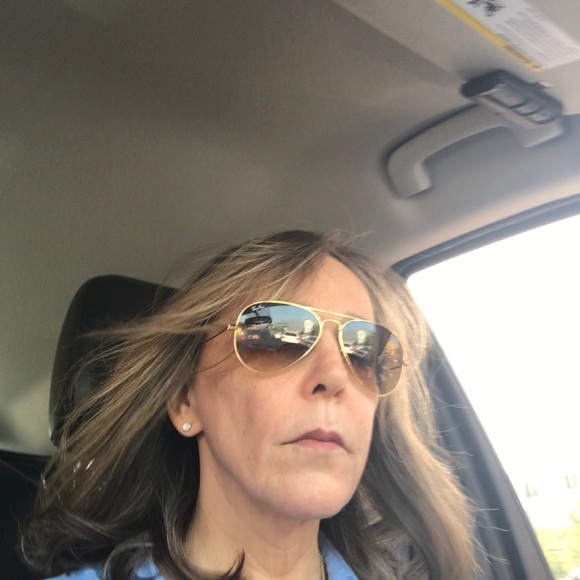 Profile Picture of Nora De la paz (@noradelapaz) on Poshmark