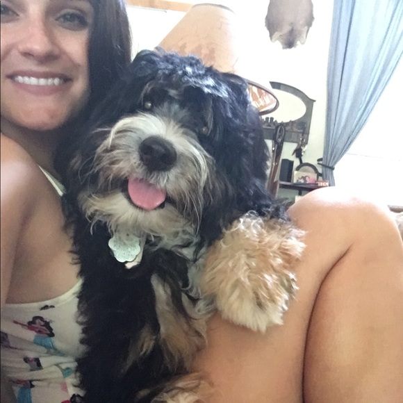 Profile Picture of Danielle Ramesar (@danijorame) on Poshmark