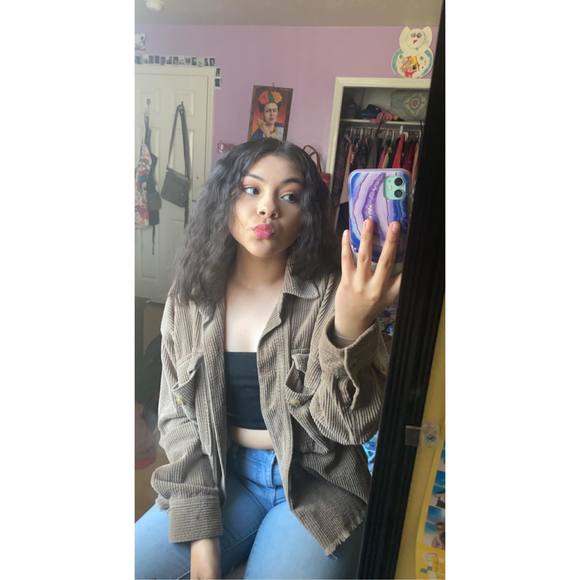Profile Picture of Itzel Martinez (@itzelmartine397) on Poshmark